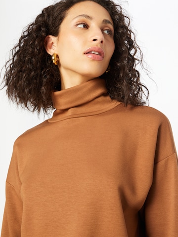 Warehouse Sweatshirt 'Soft Scuba' i brun