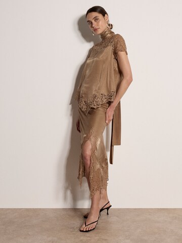 Apricot Blouse ' Satin-Top ' in Goud