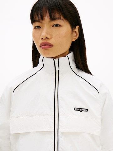 balta Tommy Jeans Demisezoninė striukė