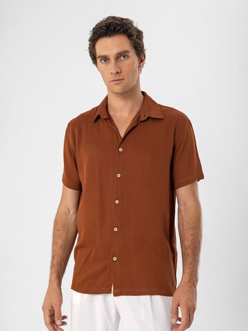 Antioch Regular fit Button Up Shirt in Brown: front