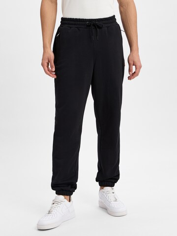 ELLESSE Regular Jogginghose ' Patras ' in Schwarz: Vorderseite