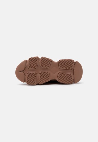 STEVE MADDEN Sneakers laag 'Possession' in Bruin