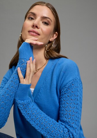 LAURA SCOTT Knit Cardigan in Blue