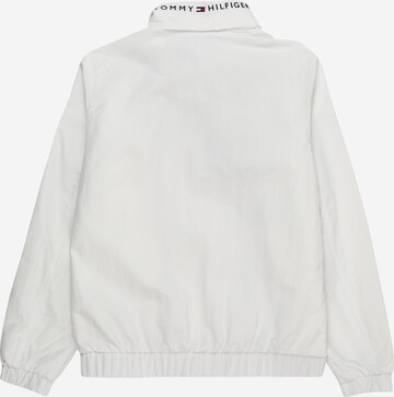 TOMMY HILFIGER Prehodna jakna 'Essential' | bela barva