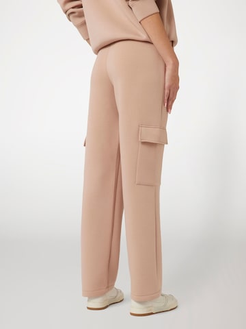 GUESS Regular Cargohose in Beige