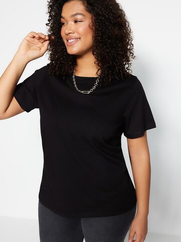 Trendyol Curve T-Shirt in Schwarz: Vorderseite