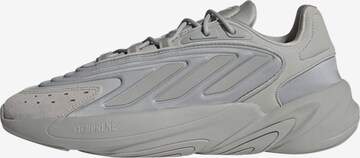 Baskets basses 'Ozelia' ADIDAS ORIGINALS en gris : devant