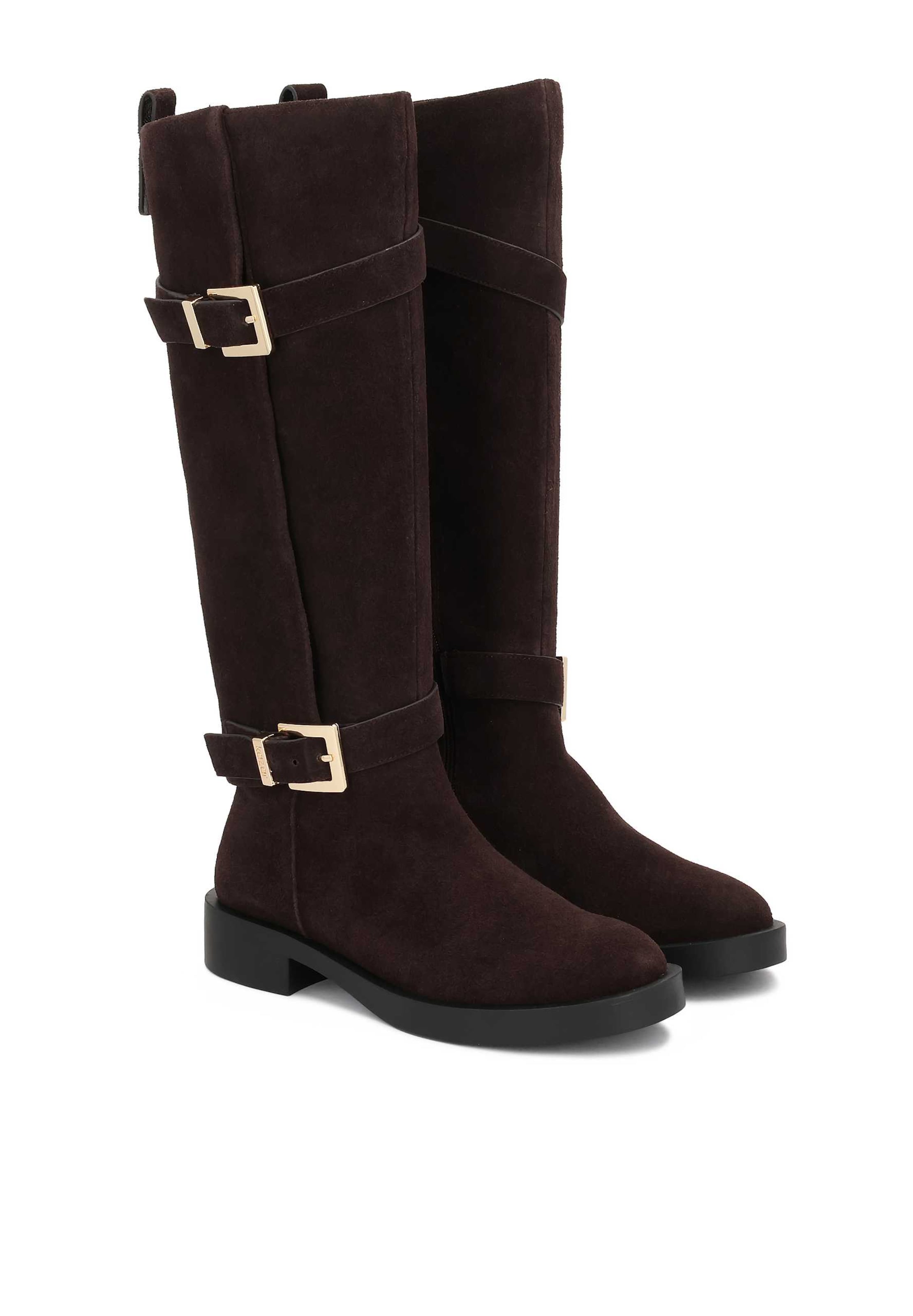 Cizme de la Kazar pe bronz