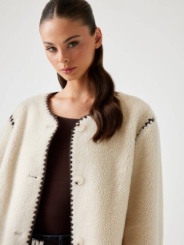 GUESS Mantel in Beige