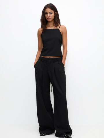 Loosefit Pantaloni con pieghe di Pull&Bear in nero