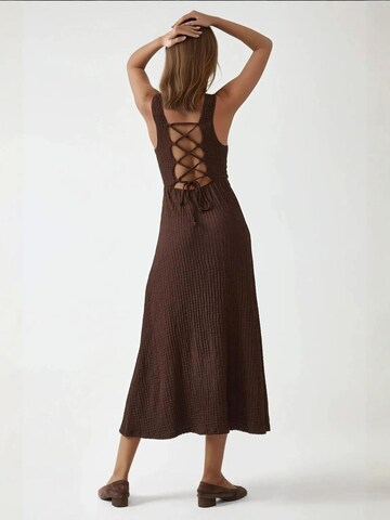 Hiccup - Vestido em castanho