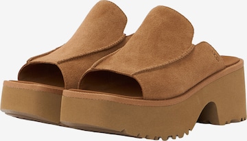 Mule UGG en marron : devant