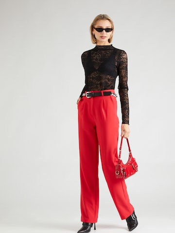 Regular Pantalon à pince Trendyol en rouge