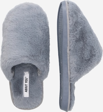 ABOUT YOU Slippers 'Abby' in Grey