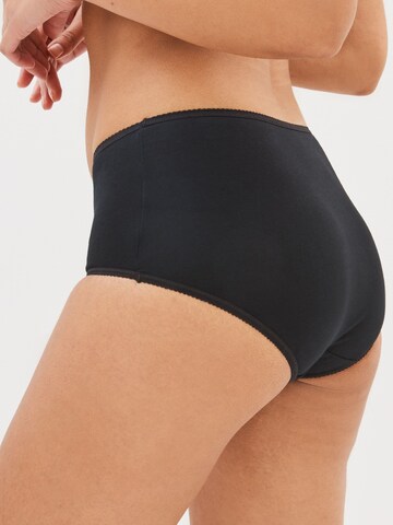 Next Slip in Zwart