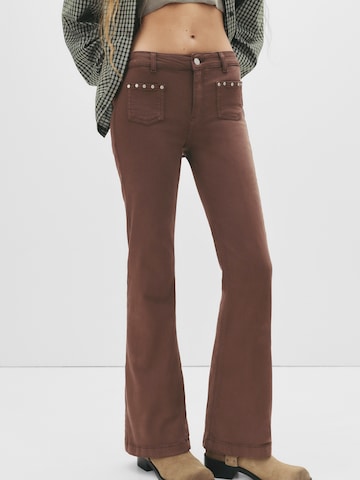 évasé Jean Pull&Bear en marron : devant