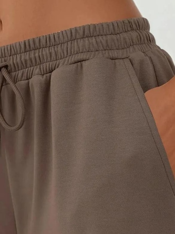 Hiccup Wide Leg Hose in Braun