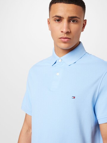TOMMY HILFIGER Koszulka w kolorze niebieski