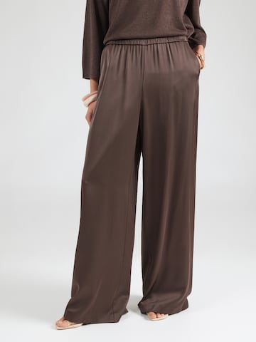 Wide leg Pantaloni de la COMMA pe maro: față