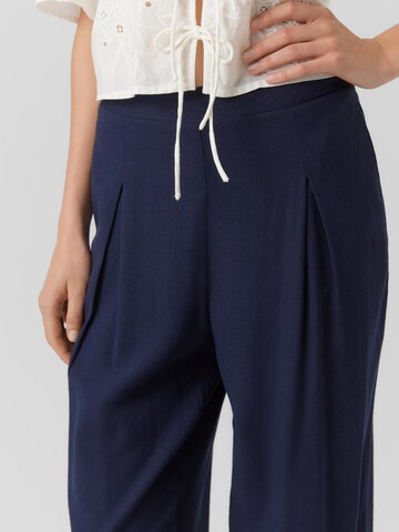Vero Moda Petite Wide leg Pleat-Front Pants 'MYMILO' in Blue