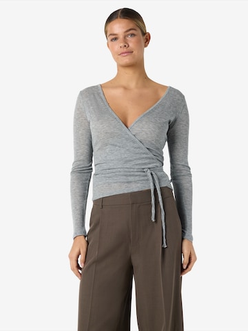 Noisy may Shirt 'NMNUSA' in Grau: Vorderseite