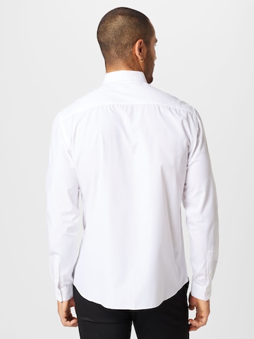 Coupe regular Chemise TOPMAN en blanc