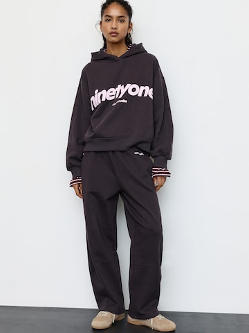 Pull&Bear Суичър в кафяво