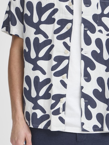 !Solid Comfort fit Button Up Shirt ' SDOLAVI ' in White