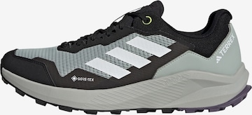 Chaussure de course ADIDAS TERREX en gris : devant