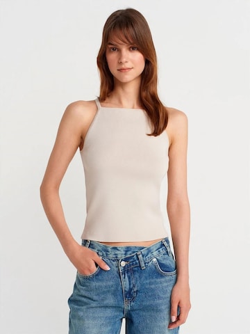 Dilvin Top in Beige: voorkant