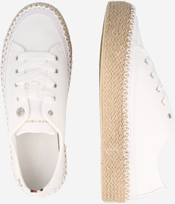 Baskets basses TOMMY HILFIGER en blanc