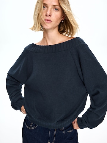 Bershka Sweater in Blue: front