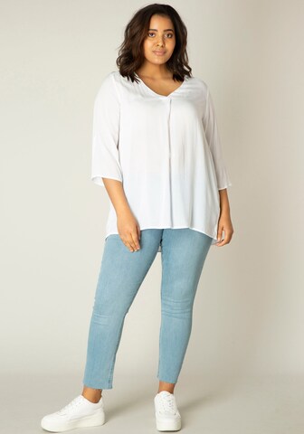 BASE LEVEL CURVY Blouse in White