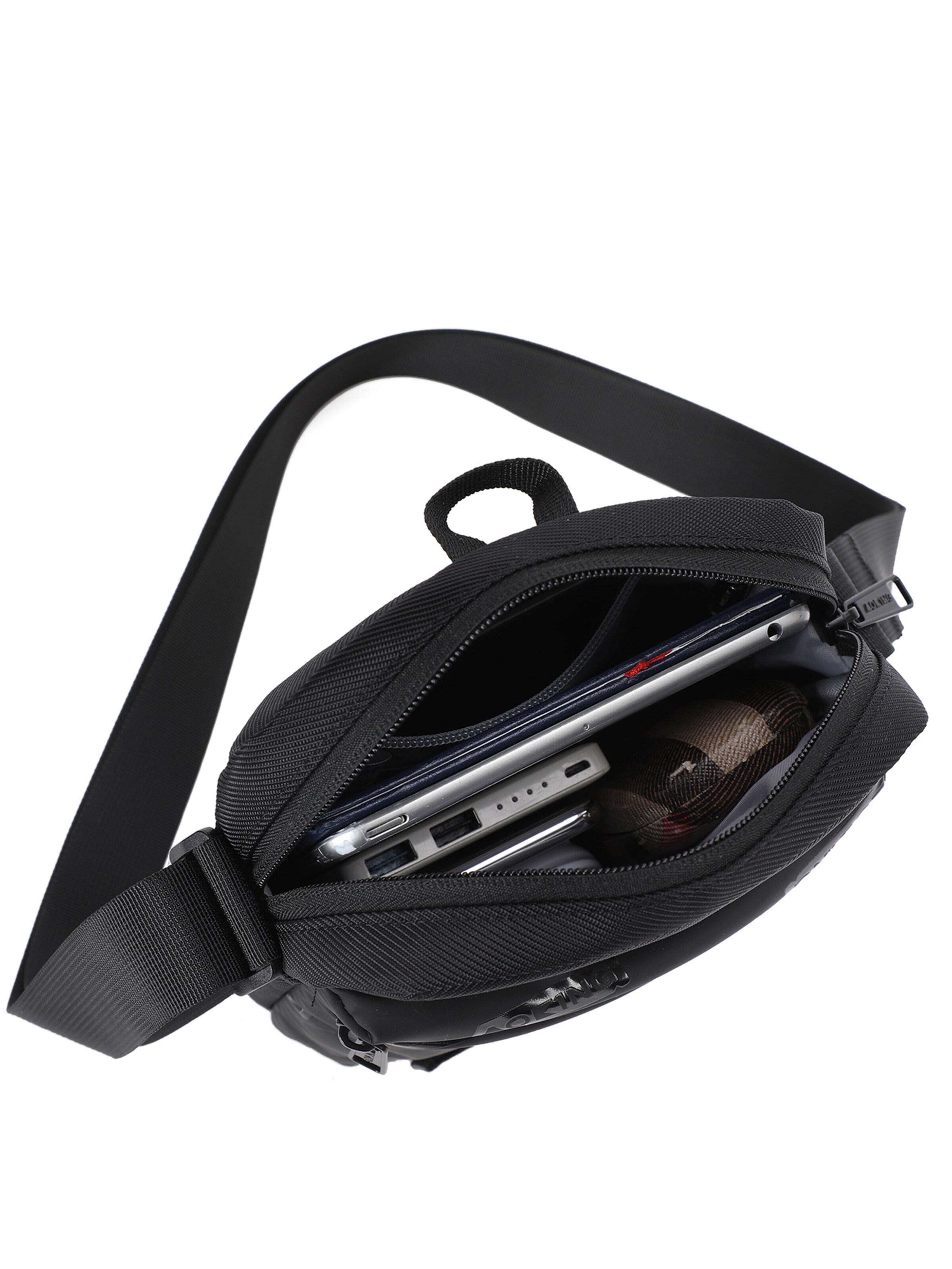 Aoking Crossbody bag in Black: front