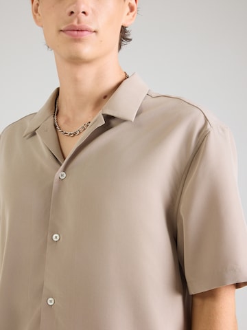 Calvin Klein Comfort Fit Skjorta i beige