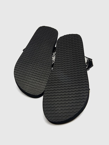 Pull&Bear Sandal i vit