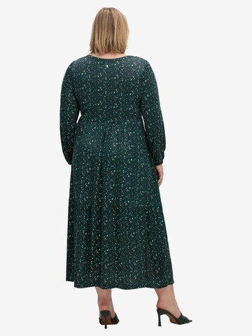 Rochie de la SHEEGO pe verde