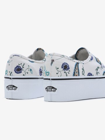 Baskets basses VANS en blanc