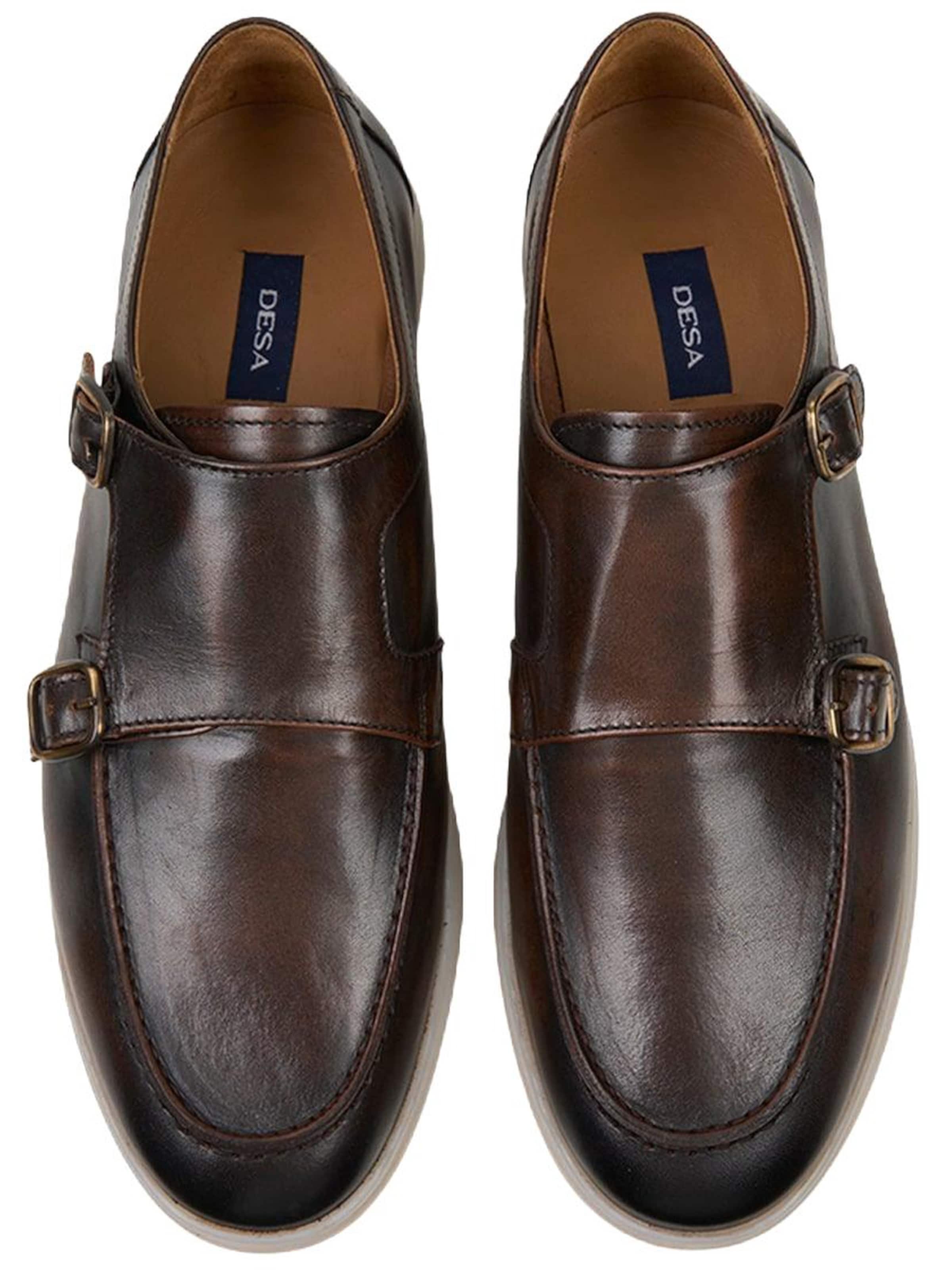 Desa Lace-Up Shoes in Brown