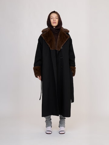 Manteau mi-saison ' OonaRS ' Résumé en noir : devant