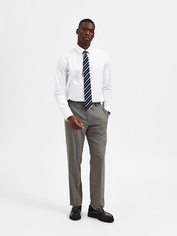 SELECTED HOMME Regular Pantalon 'Logan' in Grijs