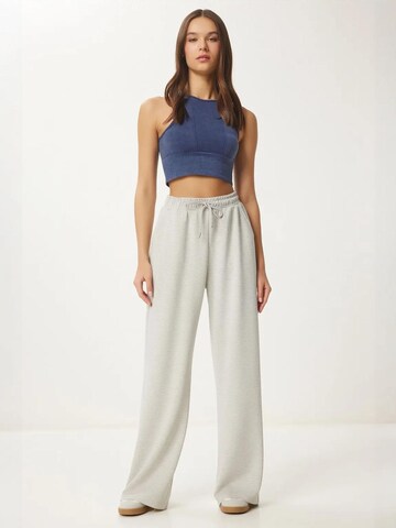 Wide leg Pantaloni di Happiness İstanbul in grigio