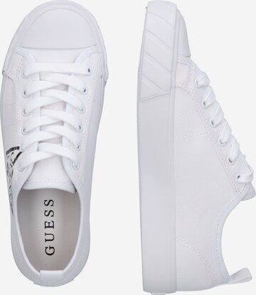 GUESS Sneaker low 'Kerrie' i hvid