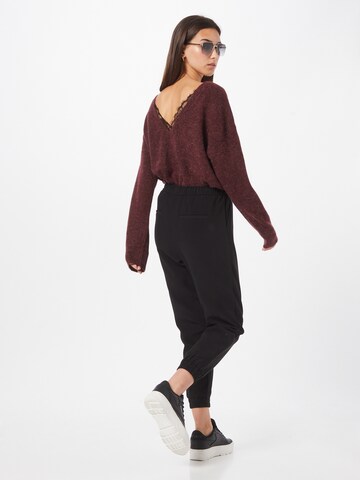 VERO MODA Sweter 'KATIE' w kolorze czerwony