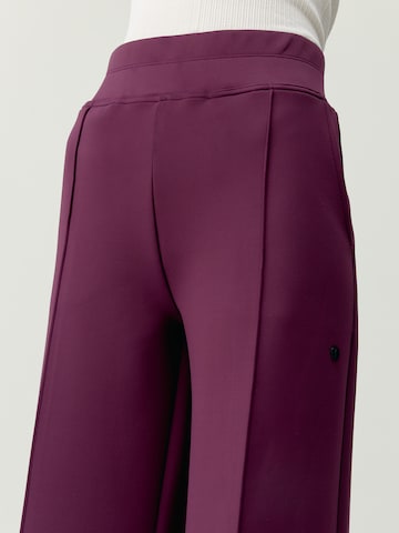Born Regular Sportbroek ' Thashi ' in Rood