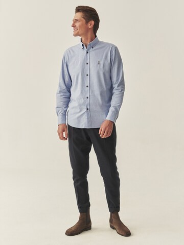 TATUUM - Ajuste estrecho Camisa de negocios 'MARLO' en azul