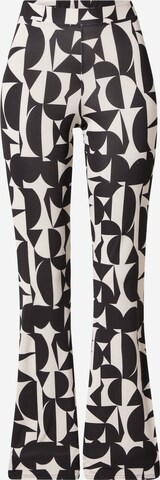 Flared Pantaloni di River Island in nero: frontale