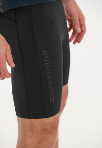 ENDURANCE Regular Sportshorts in Schwarz