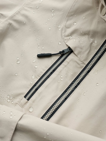 Seasalt Cornwall Between-seasons coat 'Coverack II' in Beige
