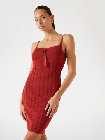 GUESS Strickkleid in Rot: Vorderseite